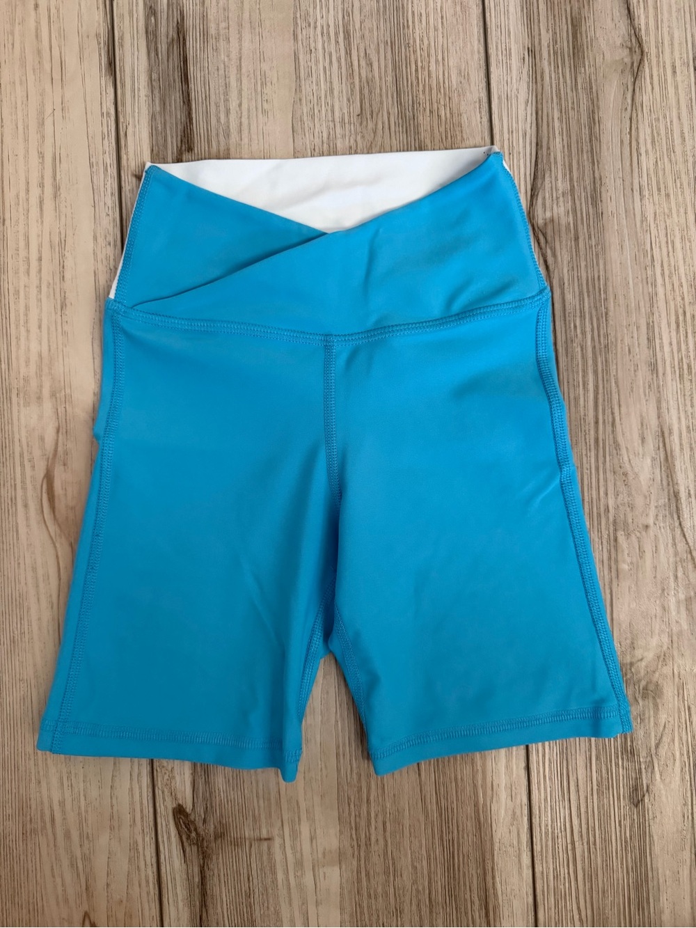 FIVE High-Waist Turquoise Active Shorts
